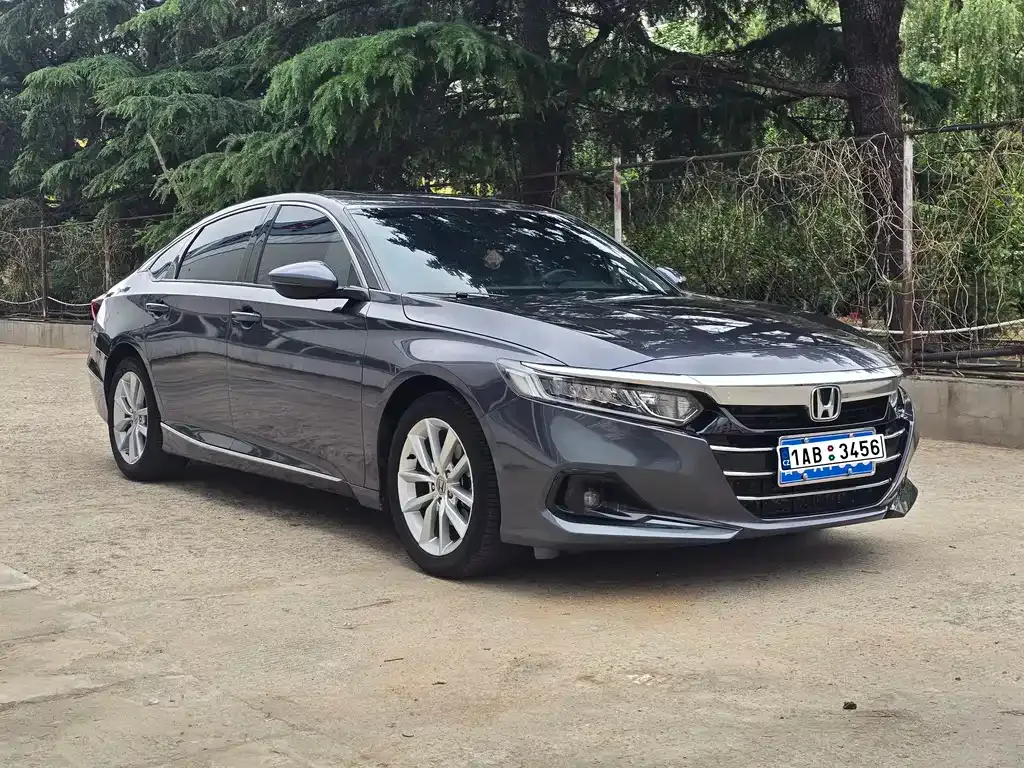 Honda Accord — фото 9