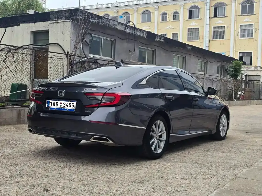 Honda Accord — фото 6