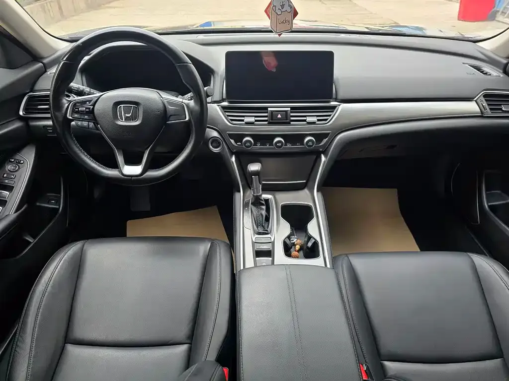Honda Accord — фото 7