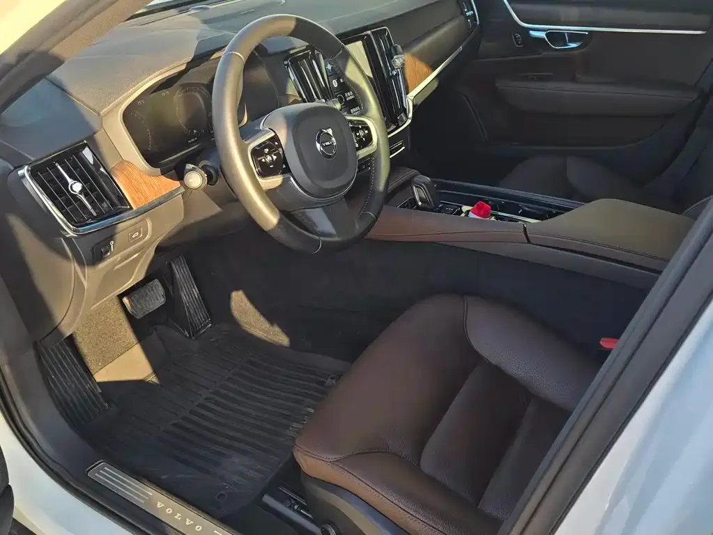 Volvo V90 2021 из CN, фото 8