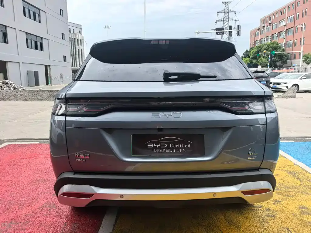 BYD L DM-i — фото 4