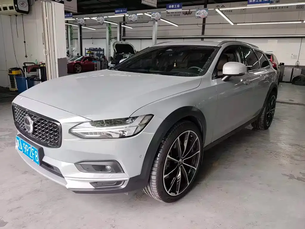Volvo V90