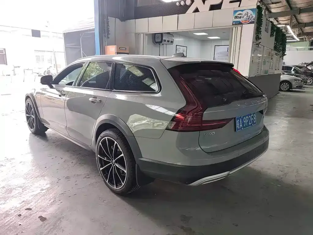 Volvo V90 2024 из CN, фото 10