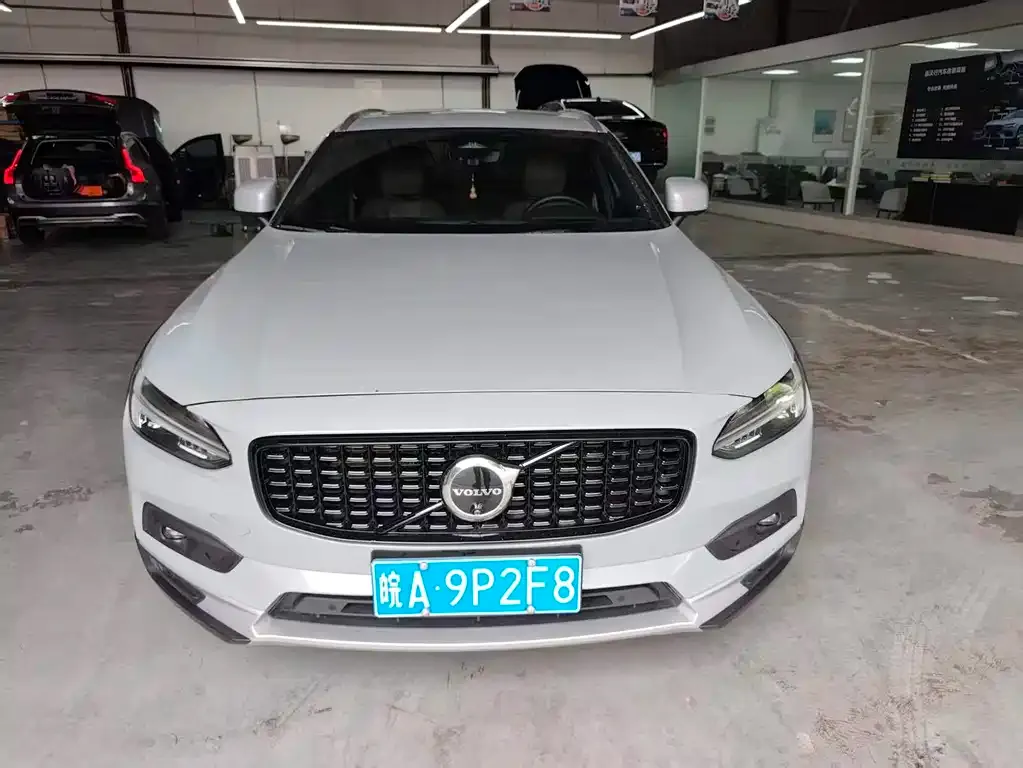 Volvo V90 2024 из CN, фото 8