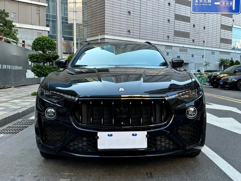 Maserati Levante — фото 4