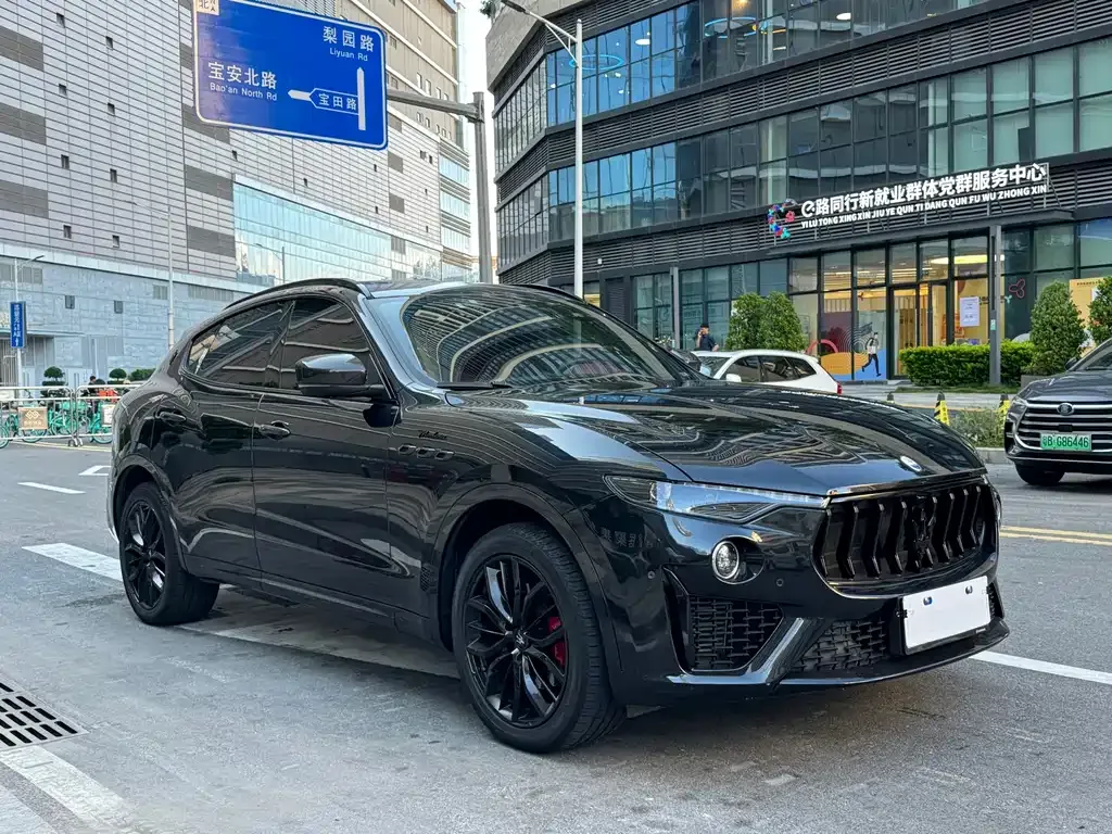 Maserati Levante — фото 6