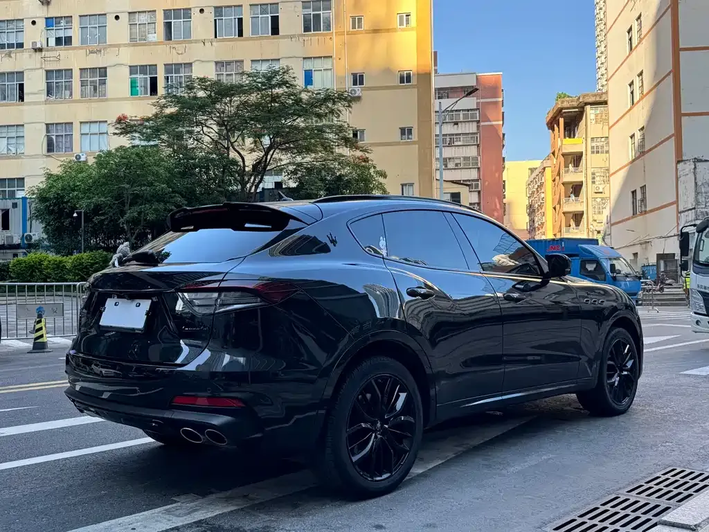 Maserati Levante — фото 9