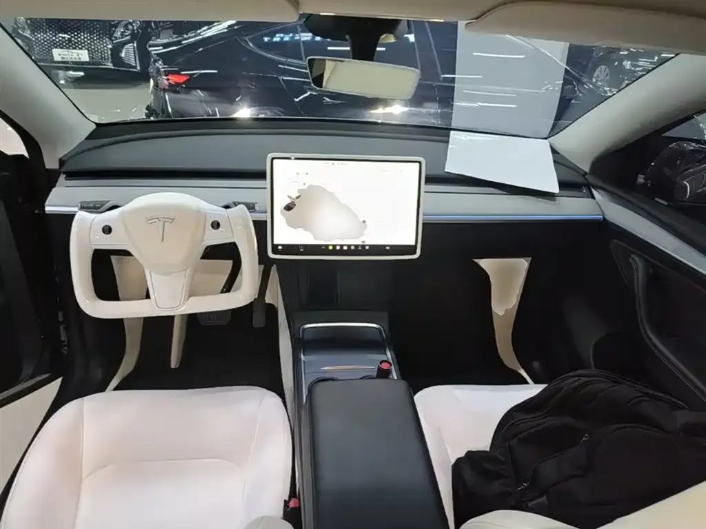 Tesla Model Y — фото 3