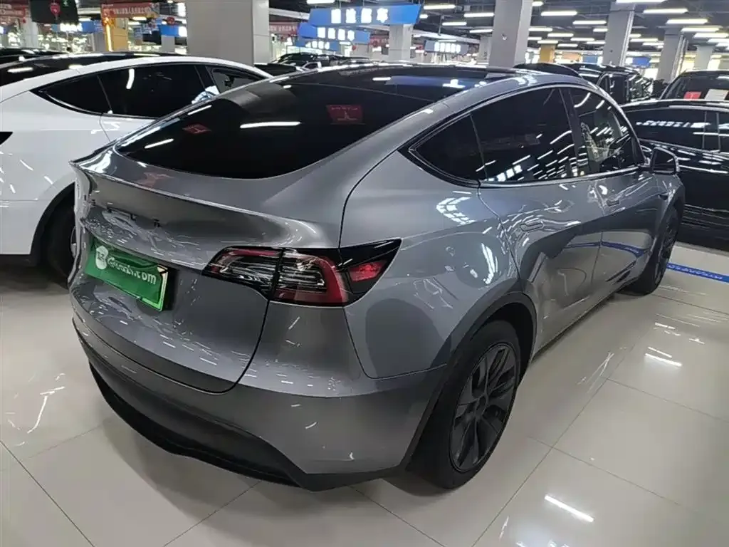 Tesla Model Y — фото 5