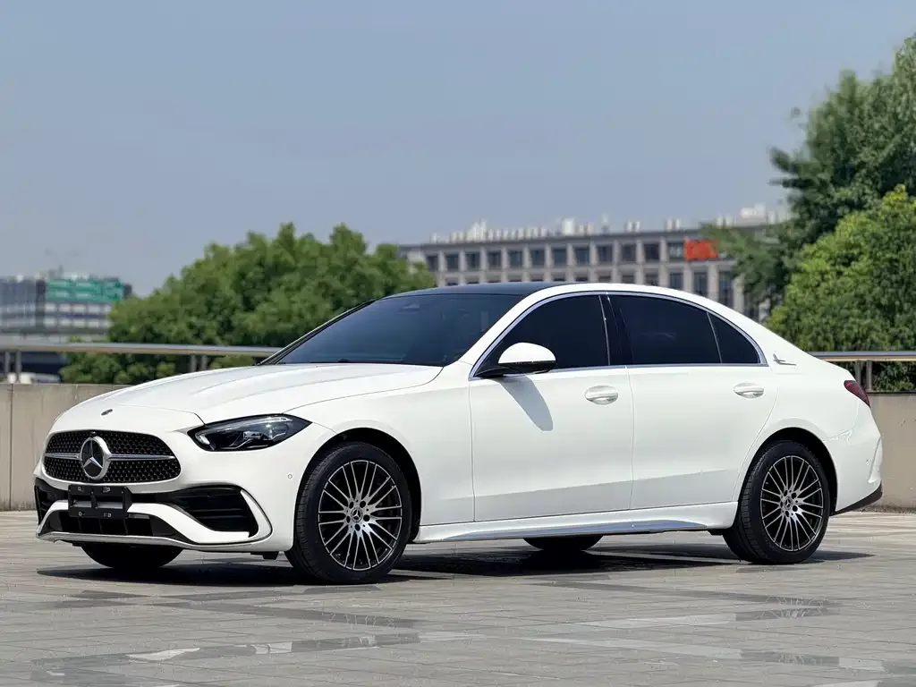 Mercedes-Benz C-Class — фото 1