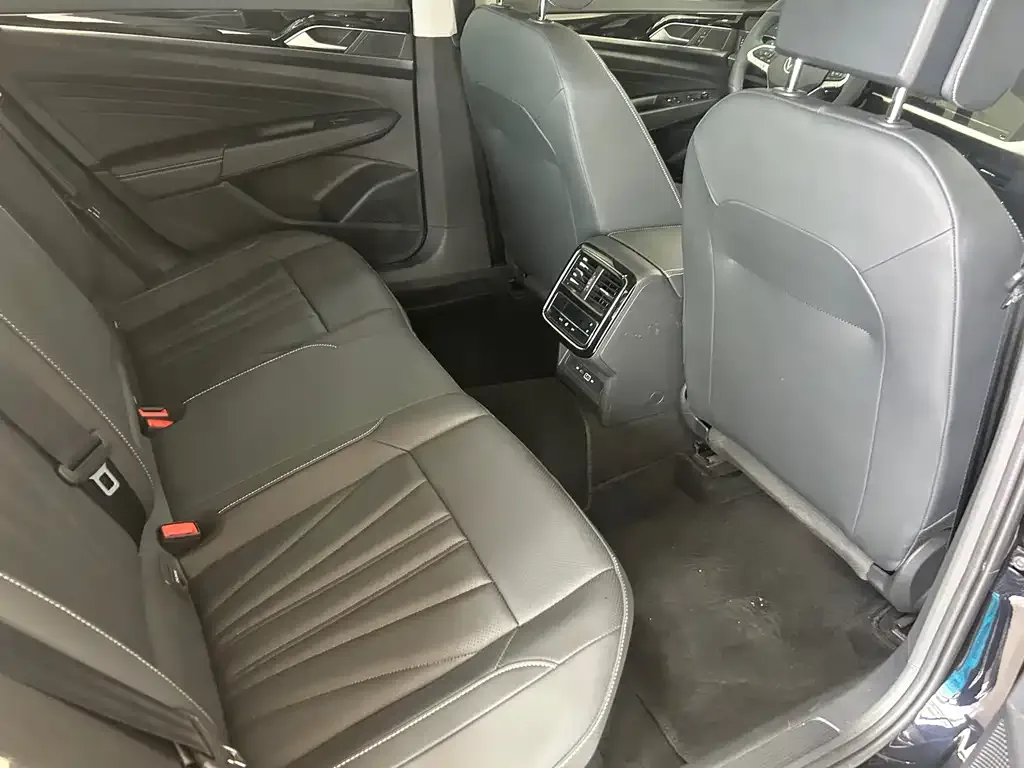Volkswagen Passat — фото 3