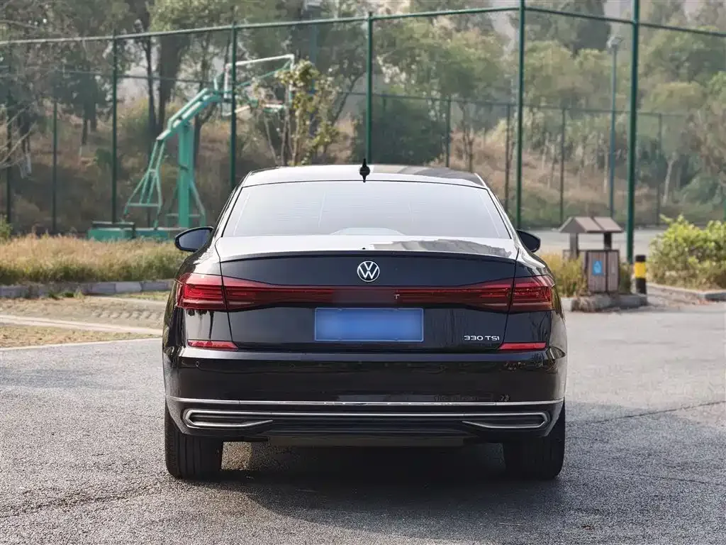 Volkswagen Passat — фото 7