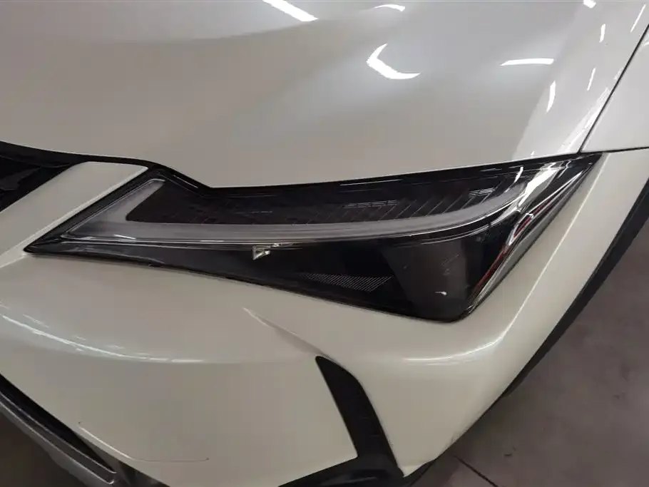 Lexus UX — фото 4