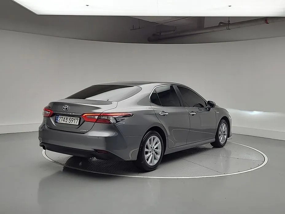 Toyota Camry — фото 3