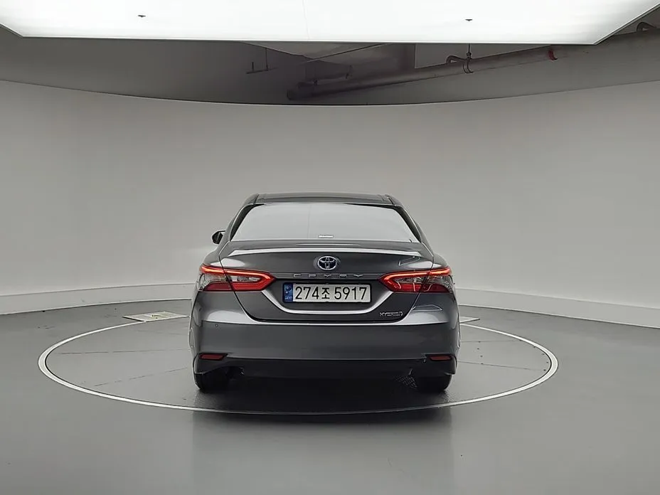 Toyota Camry — фото 2