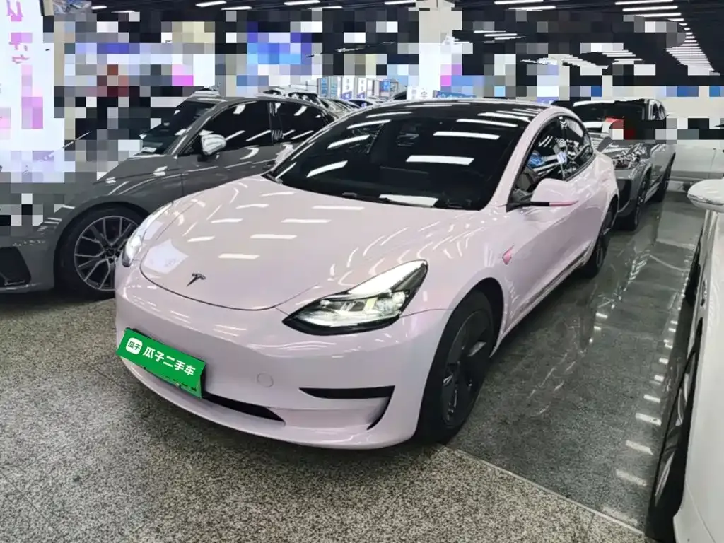 Tesla Model 3 — фото 1