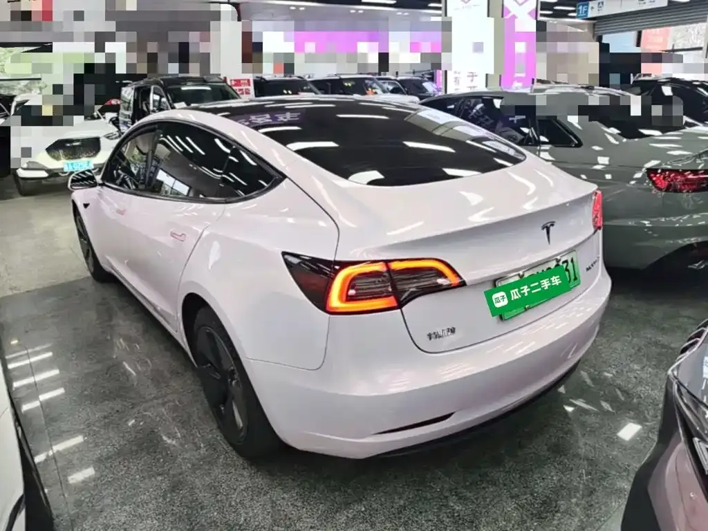 Tesla Model 3 — фото 4