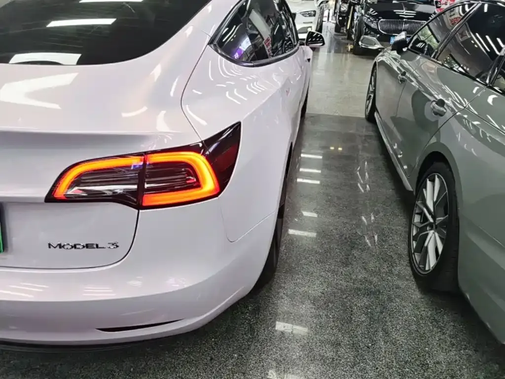Tesla Model 3 — фото 3