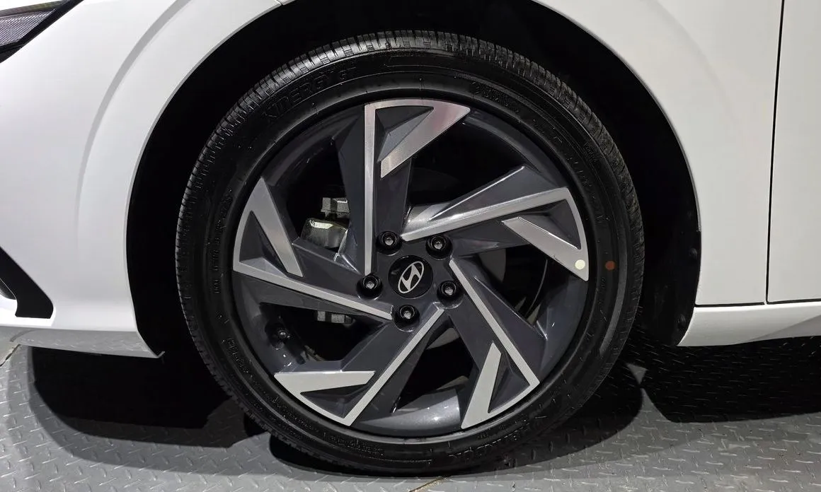 Hyundai AVANTE — фото 4