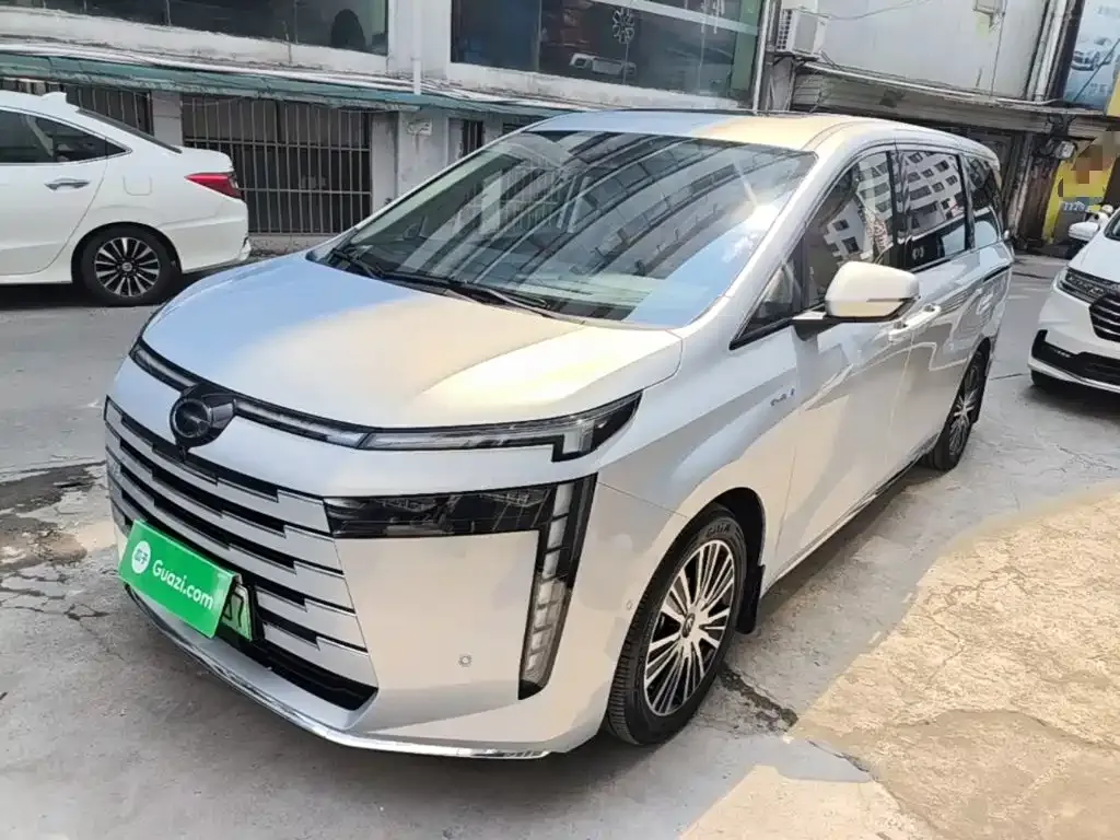 GAC Motor 传祺E8 PHEV — фото 9