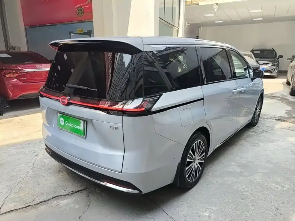 GAC Motor 传祺E8 PHEV — фото 8