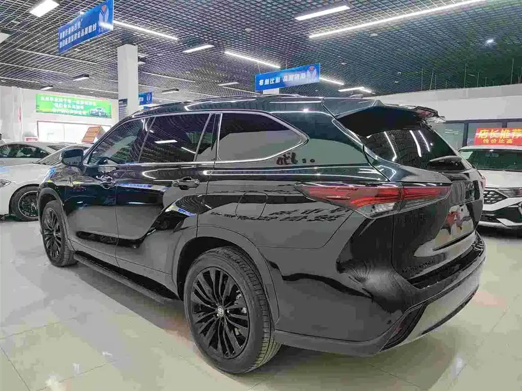 Toyota Highlander — фото 7
