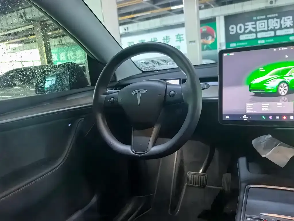 Tesla Model Y — фото 3