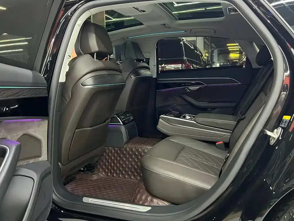 Audi A8 2021 из CN, фото 3