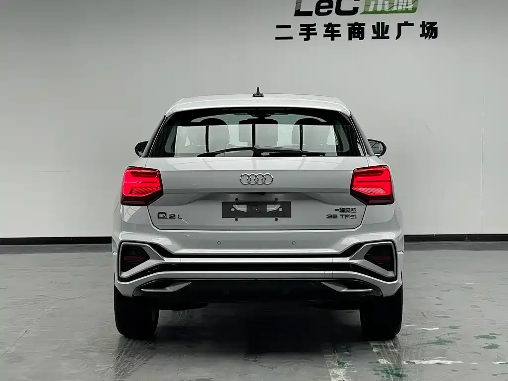 Audi Q2L — фото 3