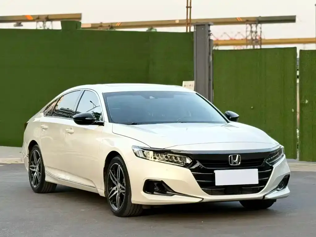 Honda Accord — фото 1
