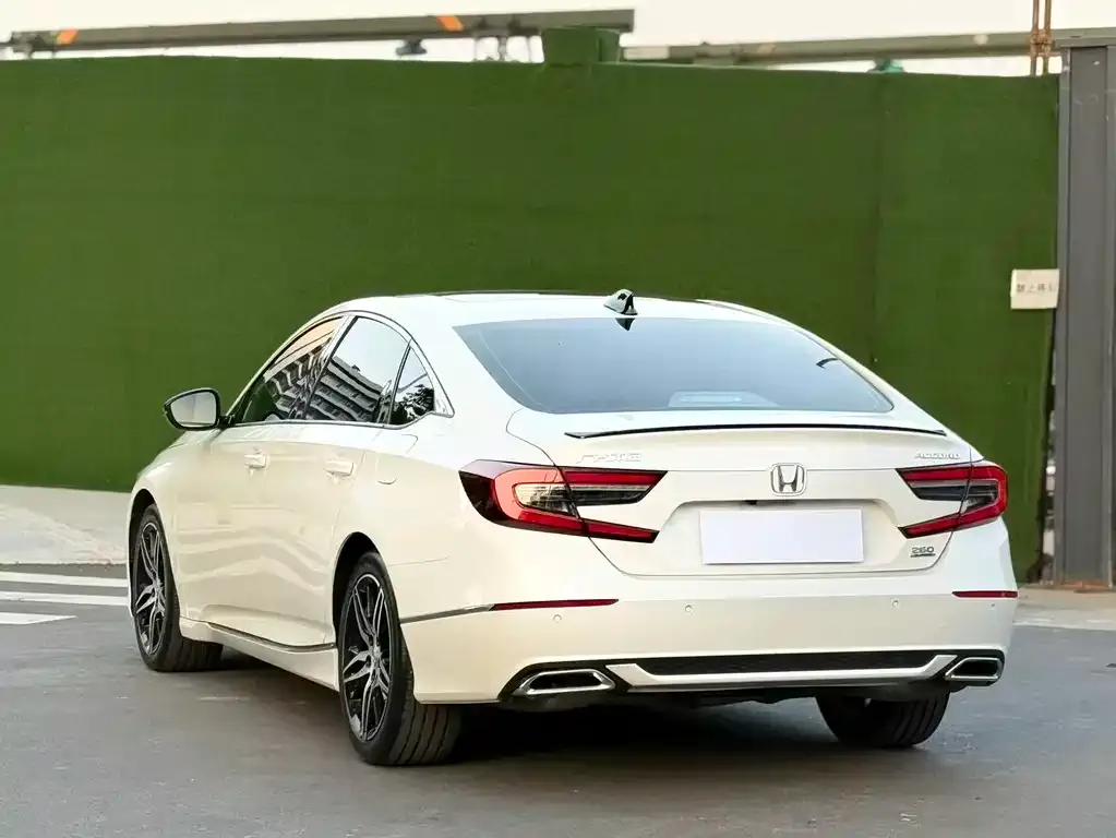 Honda Accord — фото 7