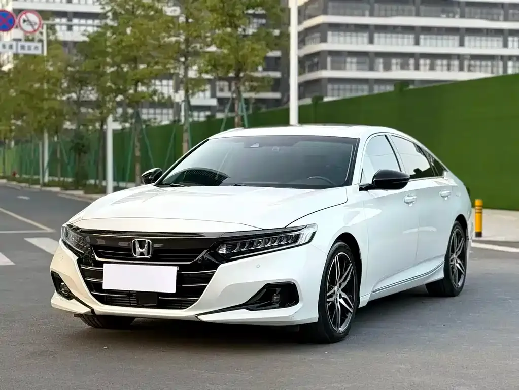 Honda Accord — фото 8