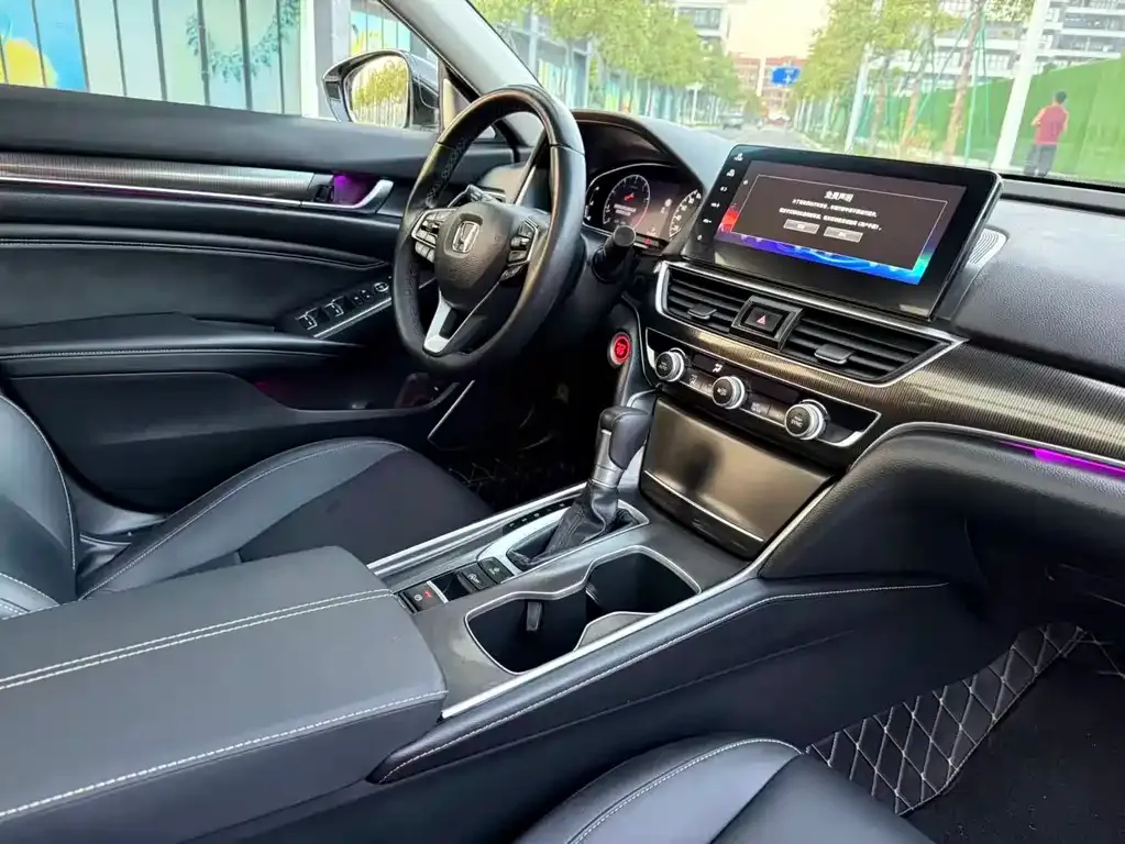 Honda Accord — фото 10