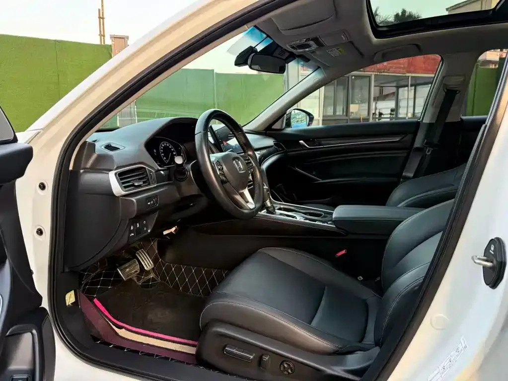 Honda Accord — фото 6