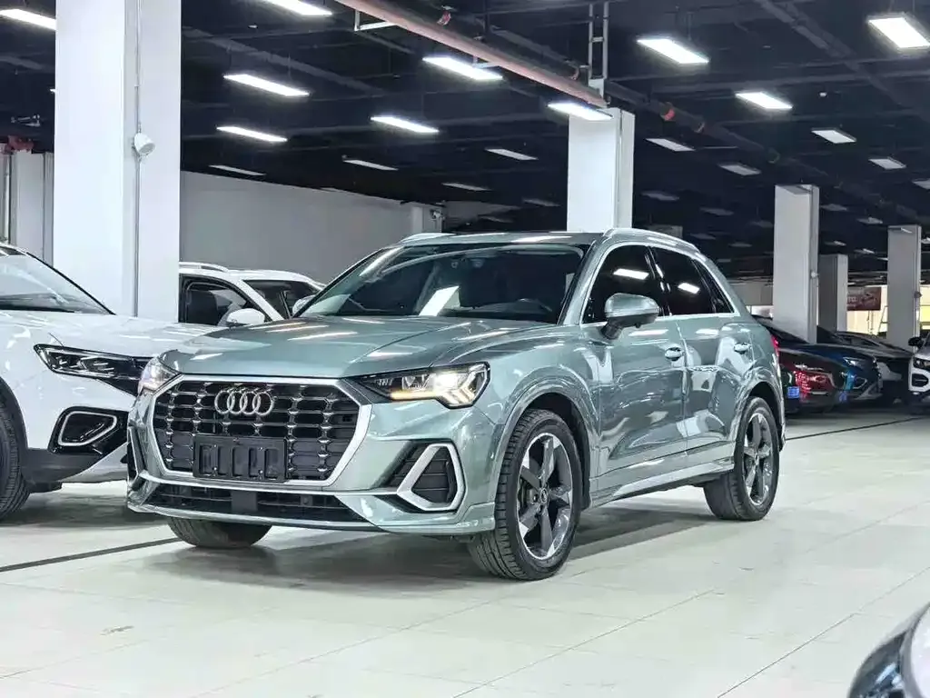 Audi Q3 — фото 1