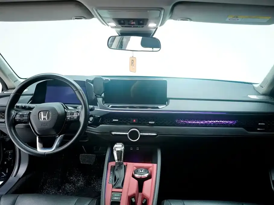 Honda Accord — фото 10