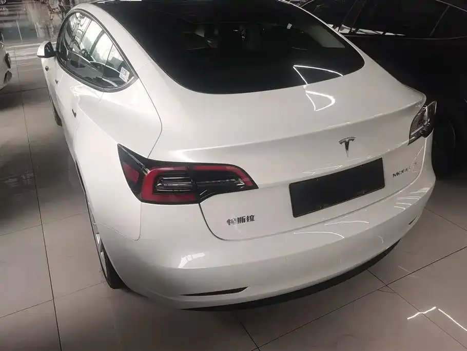 Tesla Model 3 — фото 9
