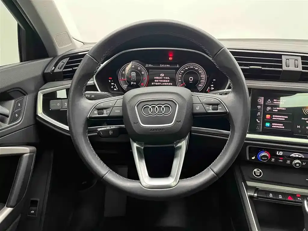 Audi Q3 — фото 5
