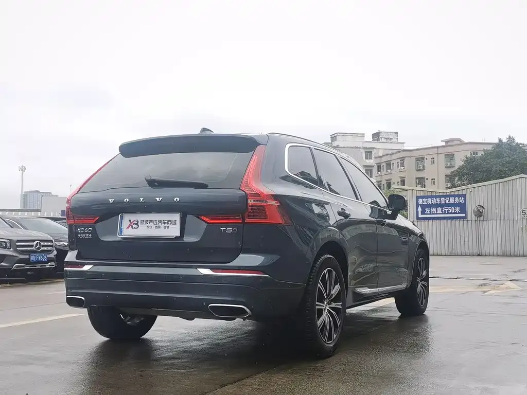 Volvo XC60 — фото 5