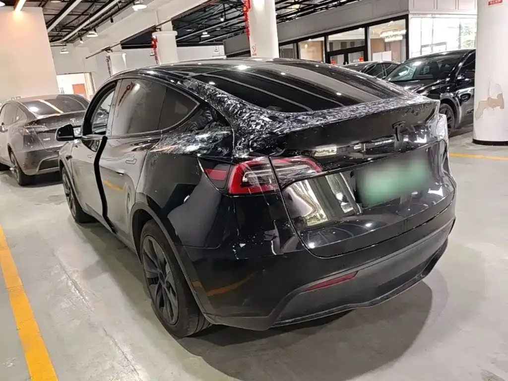 Tesla Model Y — фото 6