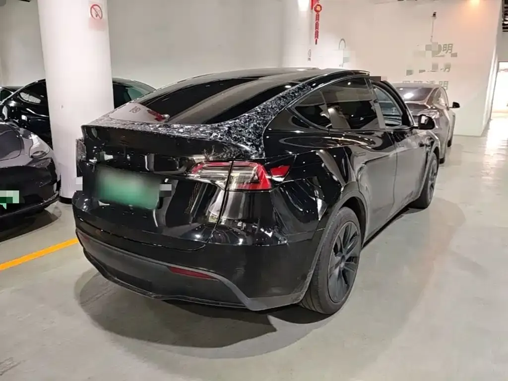 Tesla Model Y — фото 2