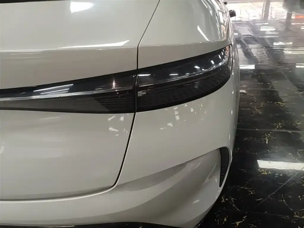 BYD Seal — фото 6
