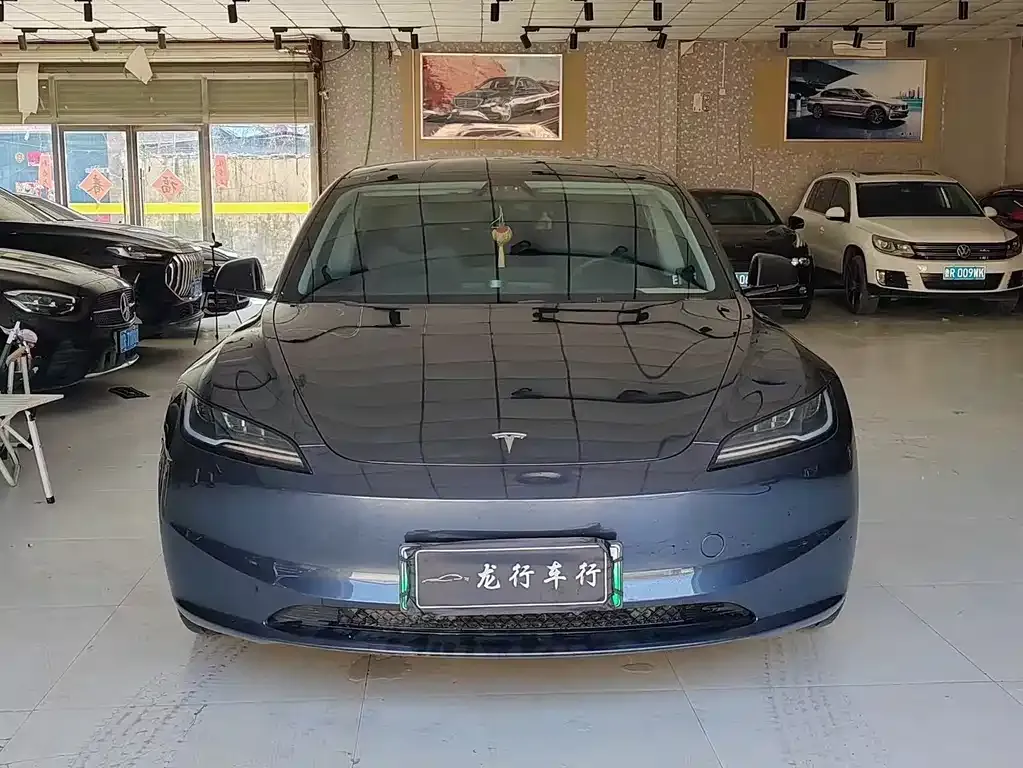 Tesla Model 3 — фото 10