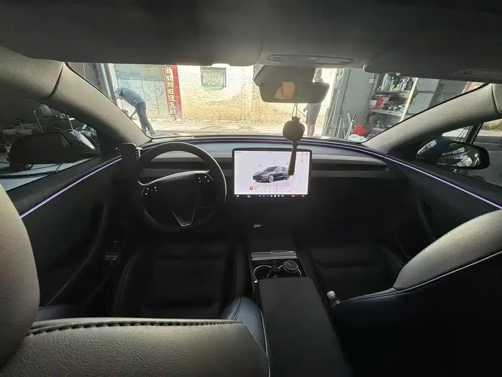 Tesla Model 3 — фото 3