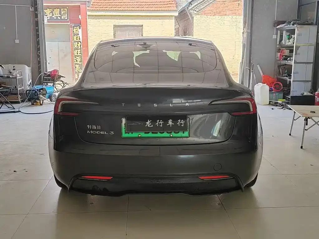 Tesla Model 3 — фото 9