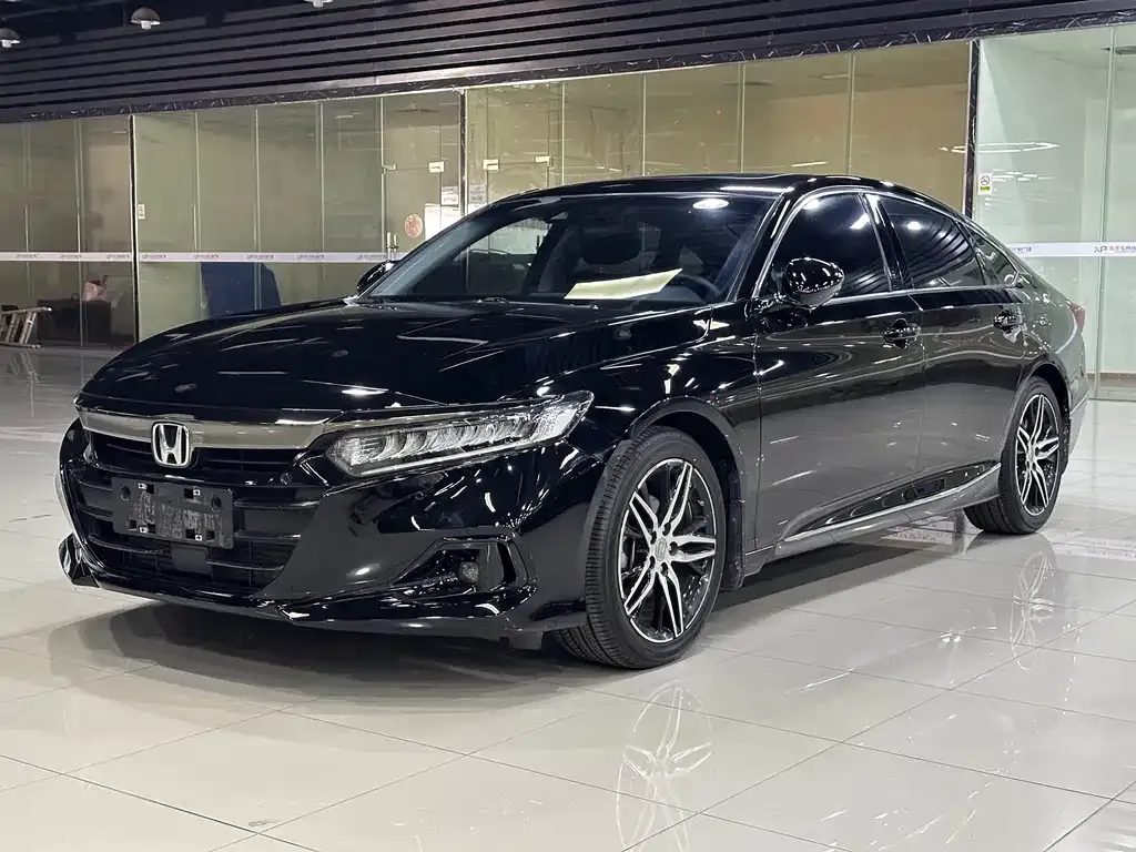 Honda Accord — фото 1