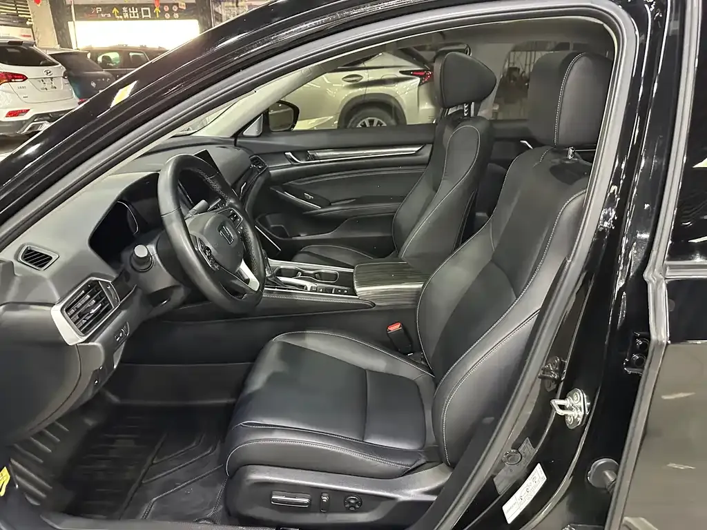 Honda Accord — фото 3