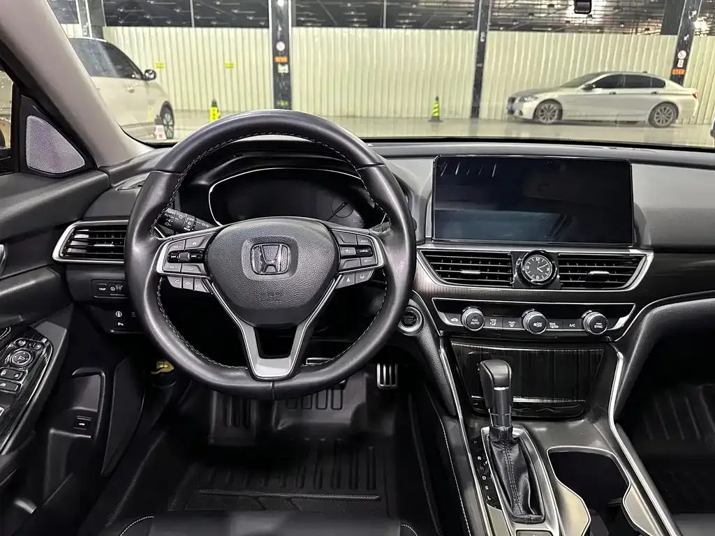 Honda Accord — фото 4