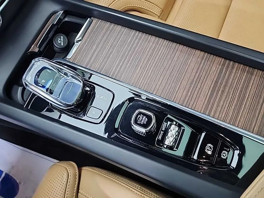 Volvo XC60 2021 из KR, фото 4