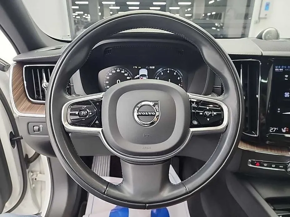 Volvo XC60 2021 из KR, фото 9